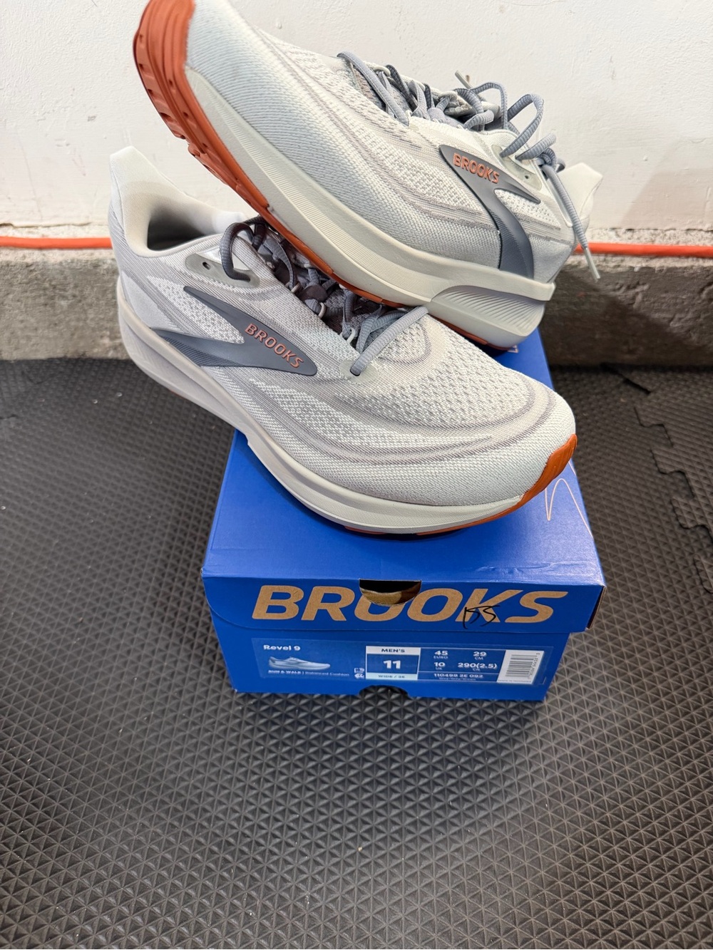 Brooks Revel 9 Running Shoes - Light Gray with Rust Accent